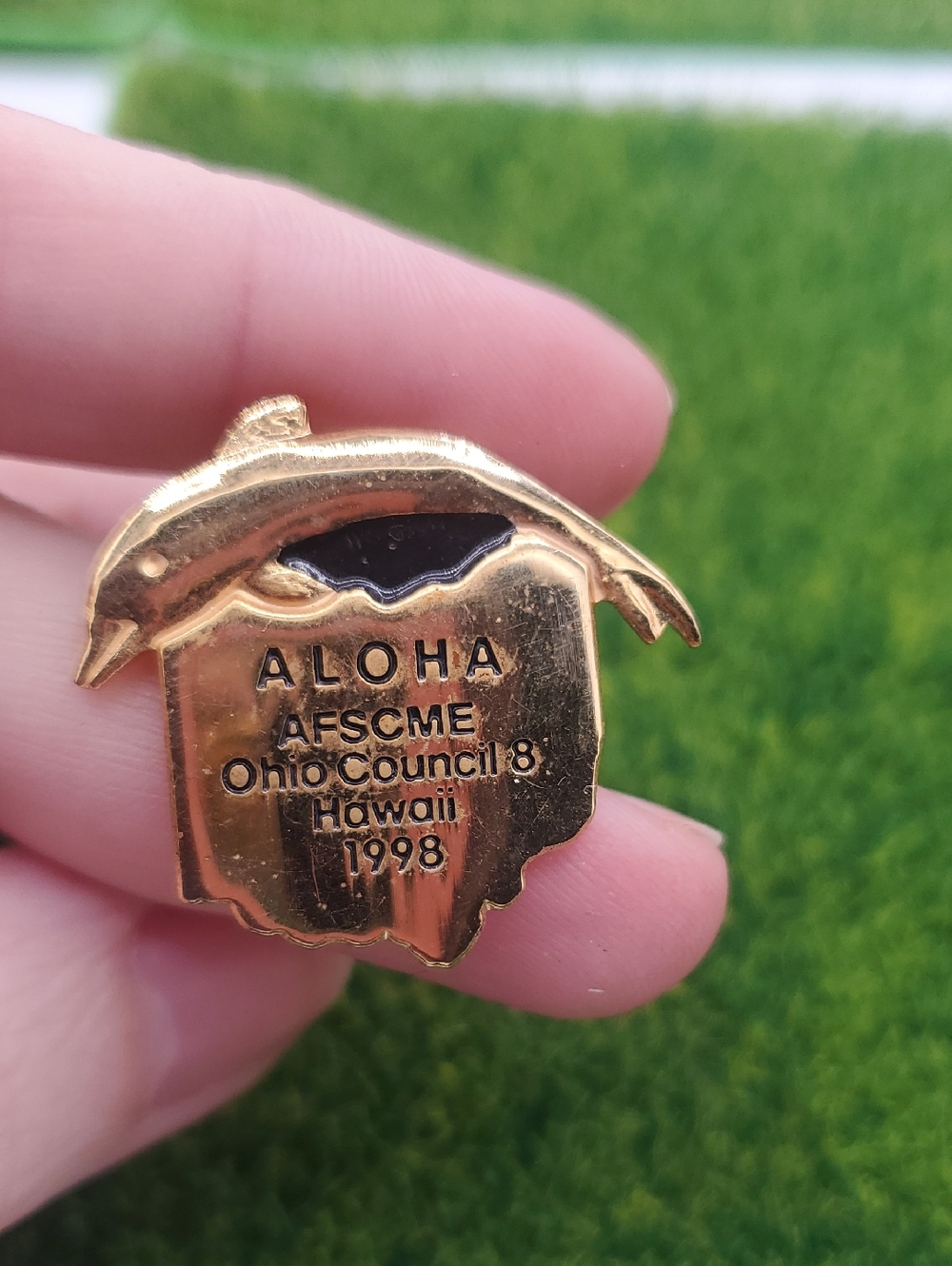 Aloha Dolphin Gold-tone Pin - AFSCME Ohio Council 8 Hawaii 1998 B910